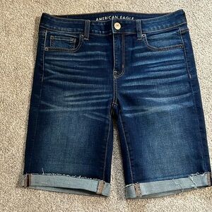 NWT American Eagle Skinny Bermuda Shorts-Size 10